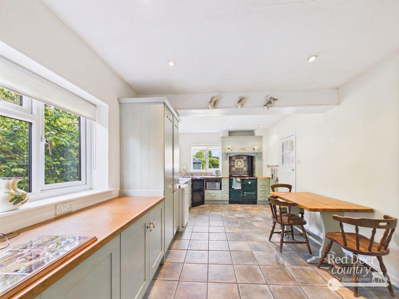 Kitchen/Breakfast