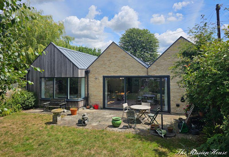 Garden to house