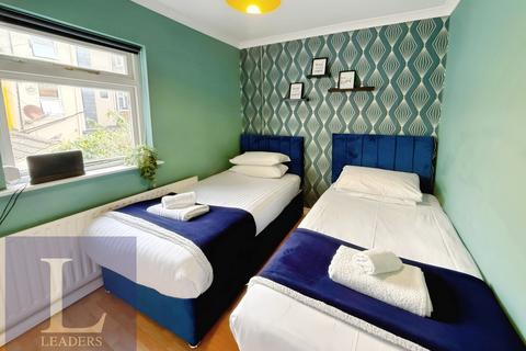 2 bedroom terraced house to rent, St. Georges Mews