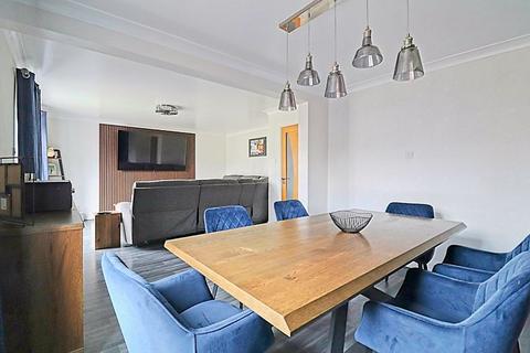 4 bedroom detached house for sale, Papenburg Road, Canvey Island