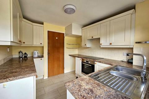3 bedroom semi-detached house for sale, Kingstone Avenue, Hucclecote, Gloucester