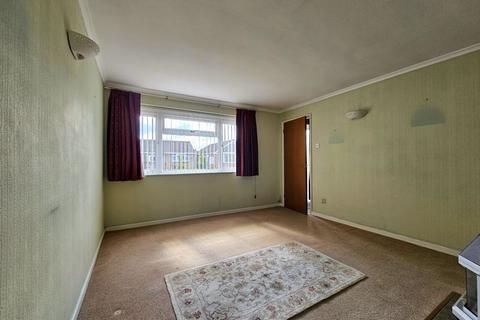 3 bedroom semi-detached house for sale, Kingstone Avenue, Hucclecote, Gloucester