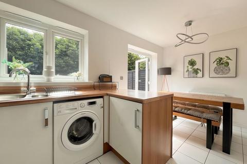 89 Greenways, Gloucester, GL4 3SA