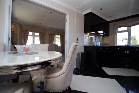 2 bedroom mobile home for sale, Shamblehurst Lane South, Southampton SO30