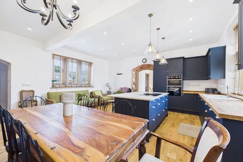 2 Crown Close, Thorney, Peterborough, PE6 0UA