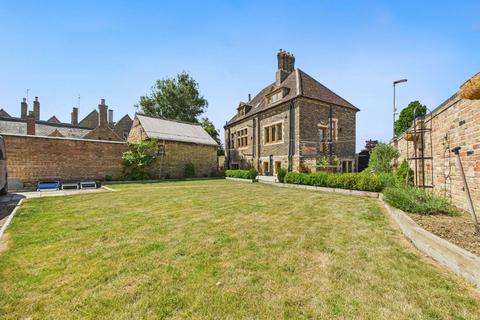 2 Crown Close, Thorney, Peterborough, PE6 0UA
