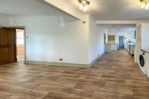 5 bedroom detached house for sale, Junction Road, Staplecross