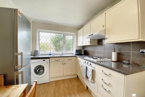 3 bedroom detached bungalow for sale, St. Marys Rise, Burry Port