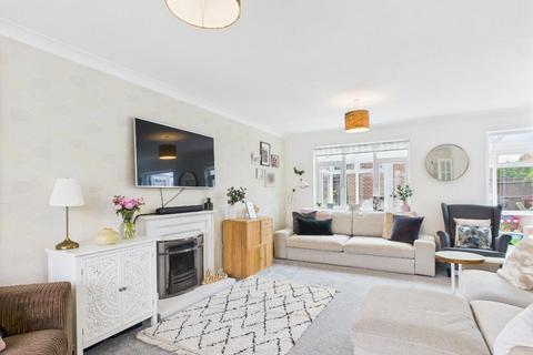 4 bedroom detached house for sale, Willow Close, Steyning, BN44 3SP
