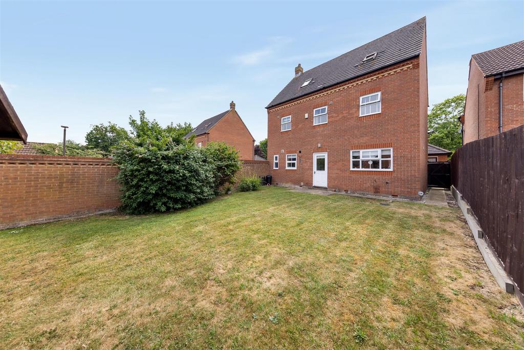 1 Langton Dr Web06.jpg