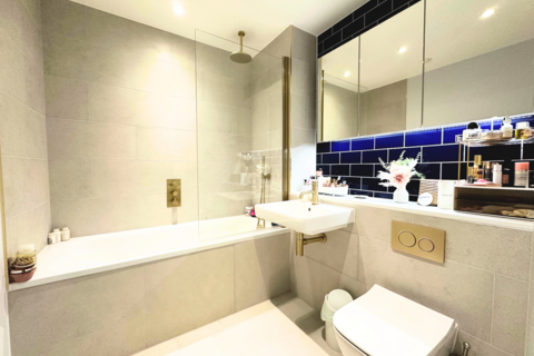 2 bedroom apartment to rent, Fulton Road, Wembley Park, London