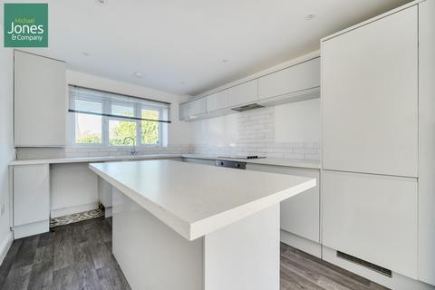3 bedroom terraced house to rent, Clifton Road, Bognor Regis PO21