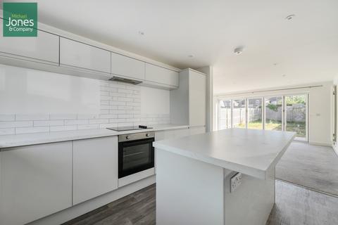 3 bedroom terraced house to rent, Clifton Road, Bognor Regis PO21