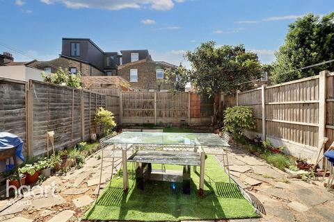 3 bedroom terraced house for sale, Endsleigh Gardens, Ilford