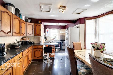 3 bedroom terraced house for sale, Endsleigh Gardens, Ilford