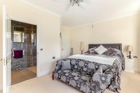 2 bedroom apartment for sale, West Court, Hollins Hall, Killinghall, Harrogate, HG3
