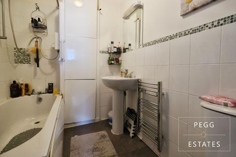 48a Daison Crescent, Torquay, TQ1 4LJ