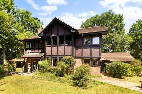 4 bedroom detached house for sale, Castle Hurst, Bodiam, Robertsbridge, TN32