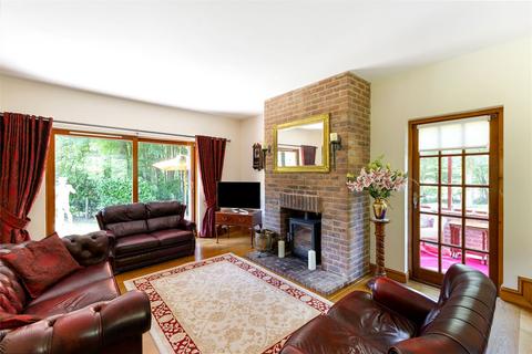 4 bedroom detached house for sale, Castle Hurst, Bodiam, Robertsbridge, TN32