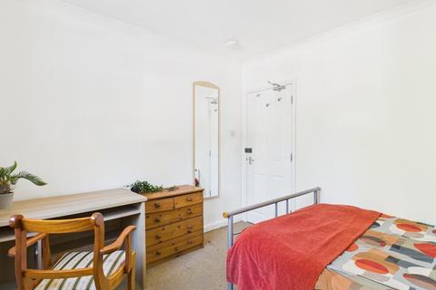 1 bedroom in a house share to rent, Enfield Road