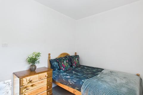 1 bedroom in a house share to rent, Enfield Road