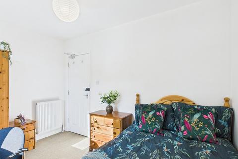 1 bedroom in a house share to rent, Enfield Road