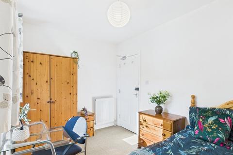 1 bedroom in a house share to rent, Enfield Road