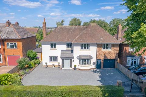 5 bedroom detached house for sale, Barrowby Road, Grantham NG31
