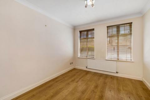 6 Warwick Close, Saxilby, Lincoln, LN1 2FT