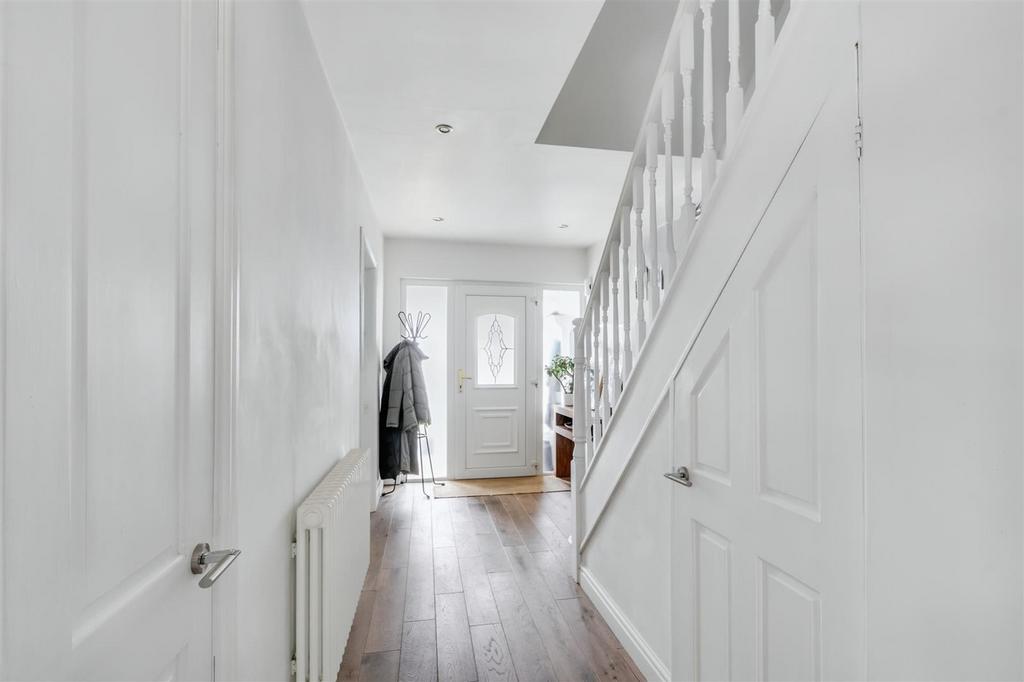 Hallway 1.jpeg