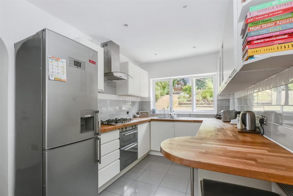 Kitchen 1.jpeg