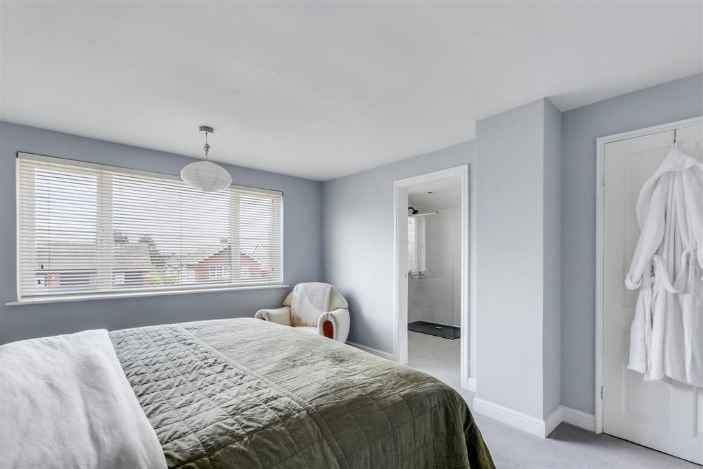 Bedroom 1 3.jpeg