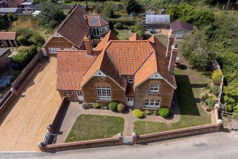 undefined, Detached 4 Bed House with 2 Bed Annexe, PE31