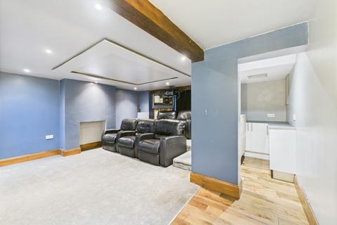 7 bedroom terraced house for sale, Kingsley Road, Kingsley, NN2 7BL