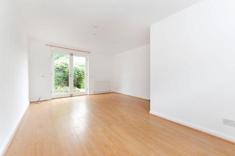 undefined, Alders Close, Ealing, W5