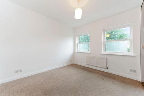 undefined, Alders Close, Ealing, W5