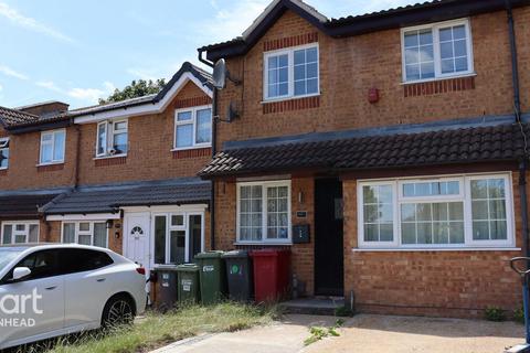 4 bedroom terraced house to rent, Lowestoft Drive, SLOUGH