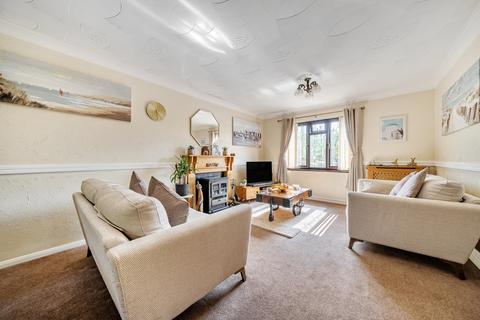 3 bedroom semi-detached house for sale, Middlemead, Folkestone, CT19
