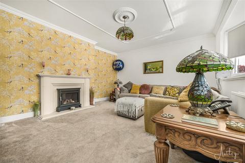 5 bedroom detached house for sale, Furzeland Drive, Neath