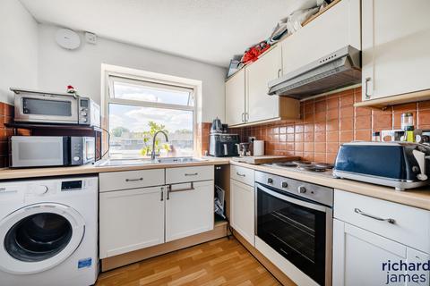 27 Cole Close, Swindon, SN3 5BU