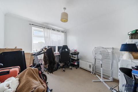 27 Cole Close, Swindon, SN3 5BU