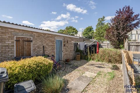 27 Cole Close, Swindon, SN3 5BU