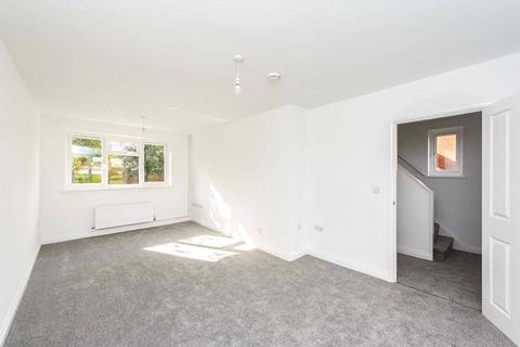26 Cavalry Crescent, Hounslow, TW4 6EY