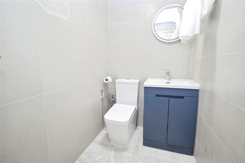 26 Cavalry Crescent, Hounslow, TW4 6EY