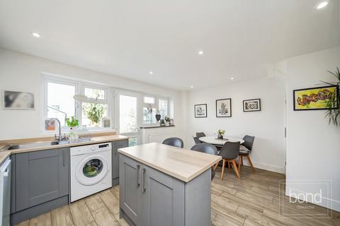 502 Linnet Drive, Chelmsford, CM2 8AN