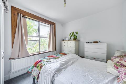 2 bedroom apartment for sale, Barry Road, London