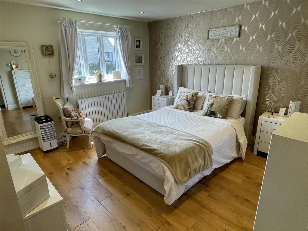 Bedroom 1.JPG