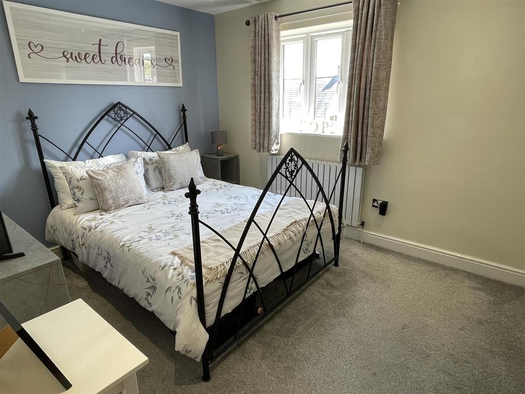 Bedroom 2.JPG