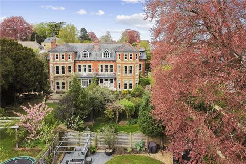 2 bedroom penthouse for sale, Barnes Close, Winchester, Hampshire, SO23