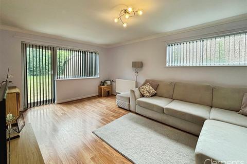 2 bedroom flat for sale, Kimpton Close, Hemel Hempstead HP2